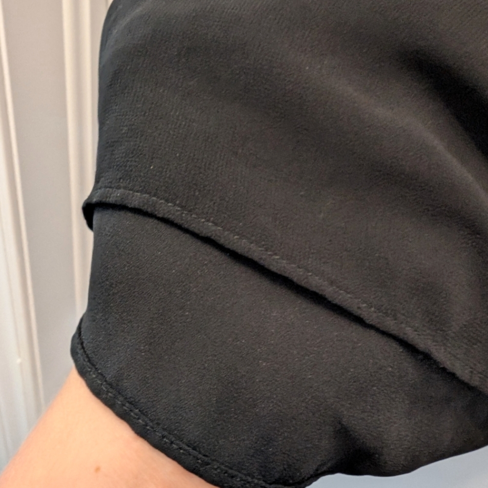 2/$15 ✨Le Chateau Flowy Tank Top - Picture 4 of 4